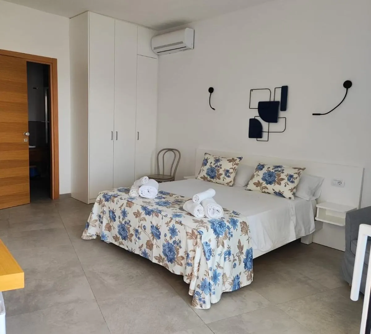 Pensionat Rooms, Affittacamere Maksim Golfo Aranci